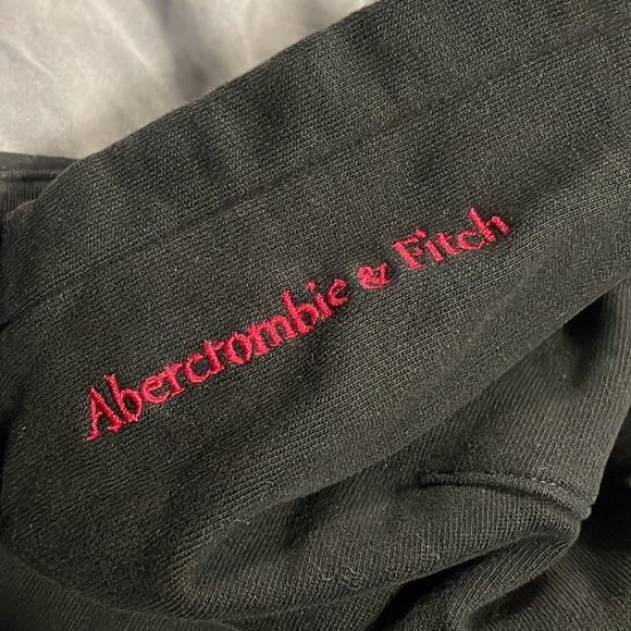 Limited Edition Abercrombie &Fitch Sweater - Picture 3 of 4
